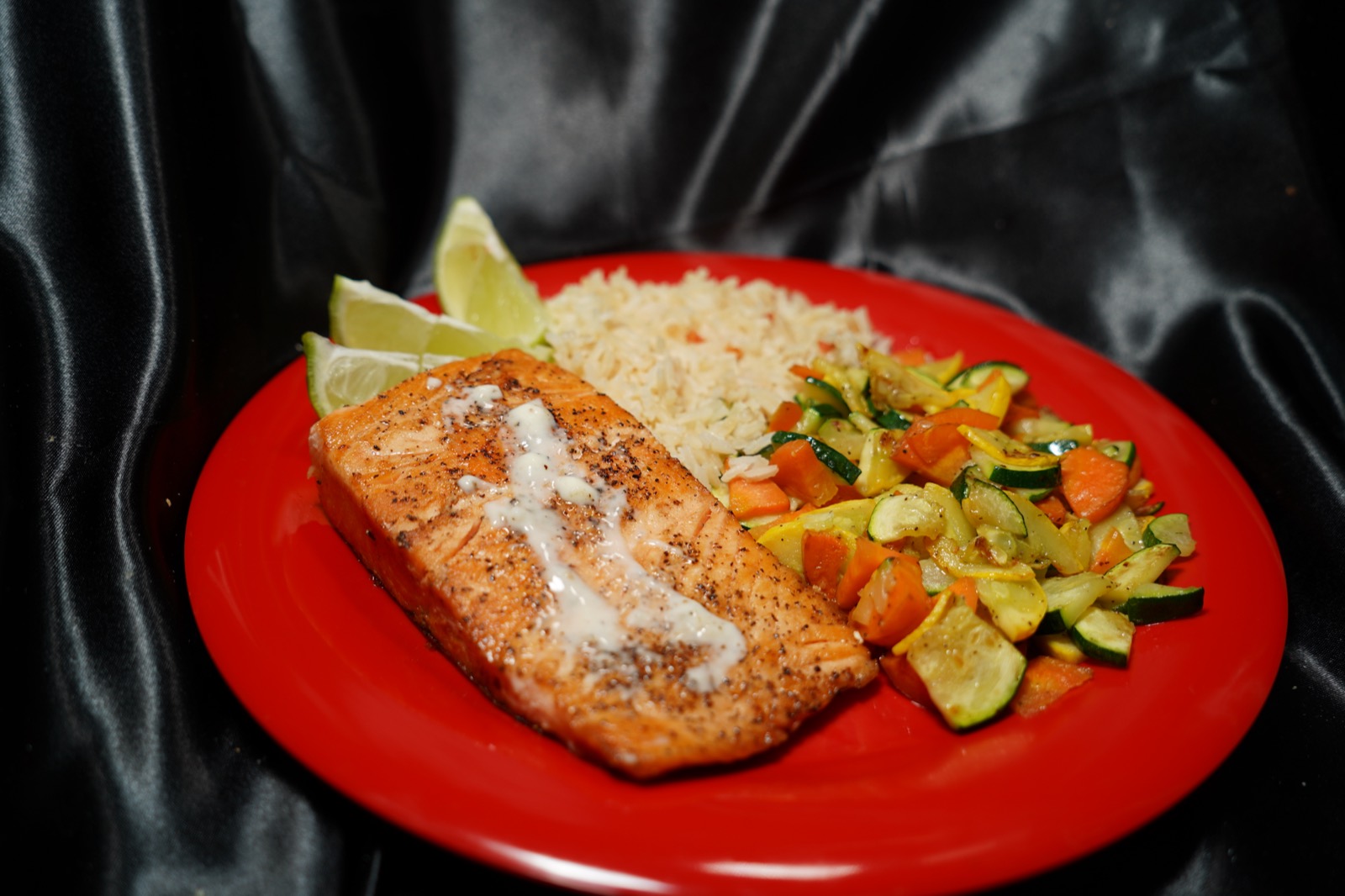 Grilled salmon with rice and vegetables